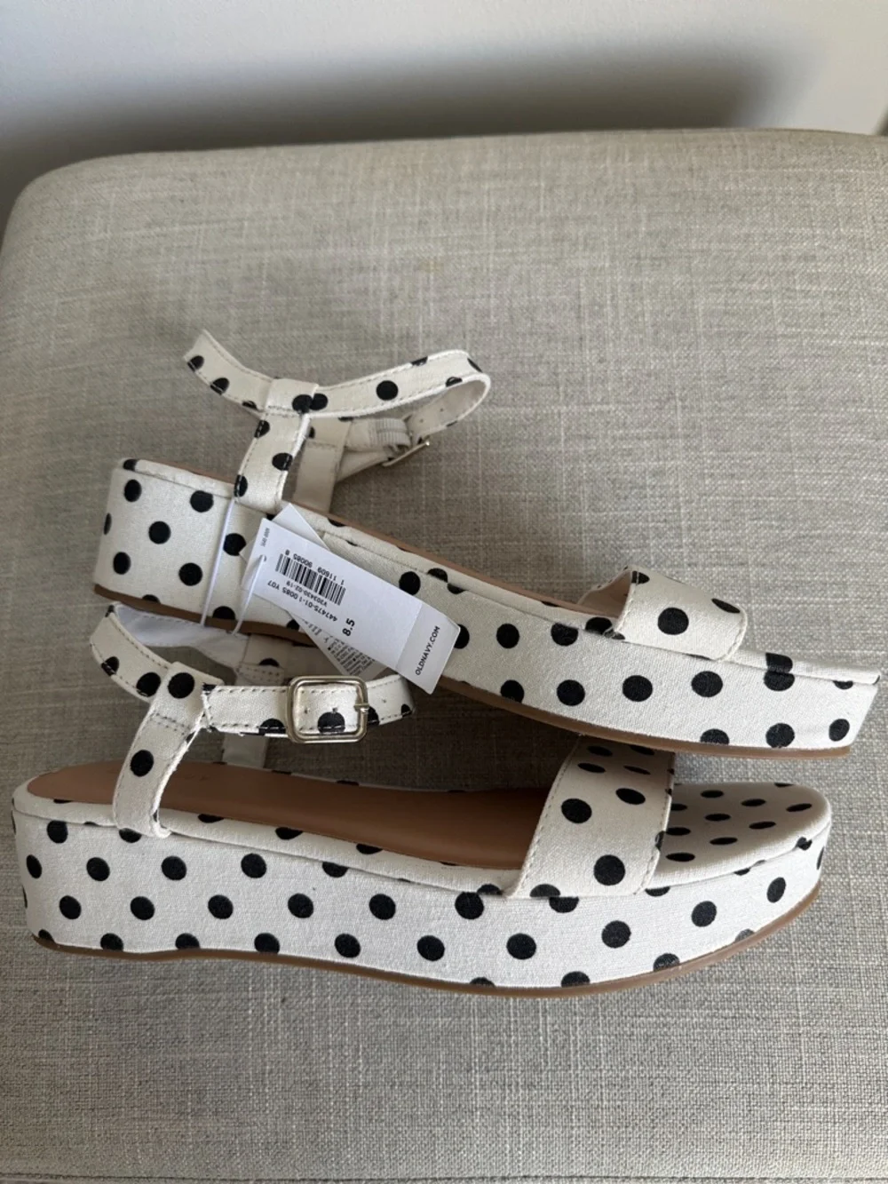 Old Navy White and Black Polka Dot Ankle Strap Sandals - Picture 3 of 5